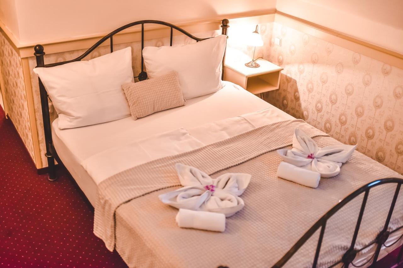 Zamek Kamenny Dvur Otel Kynsperk nad Ohri Dış mekan fotoğraf