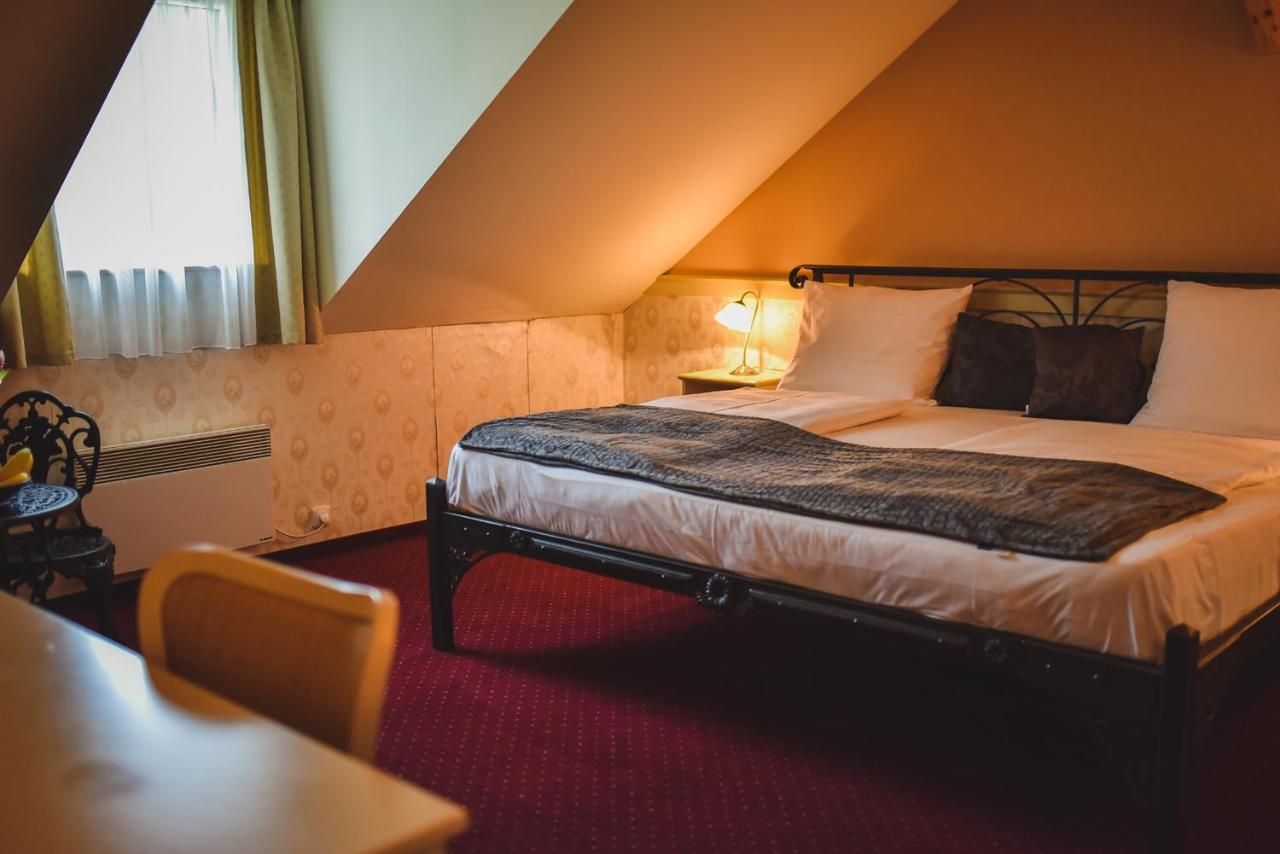 Zamek Kamenny Dvur Otel Kynsperk nad Ohri Dış mekan fotoğraf