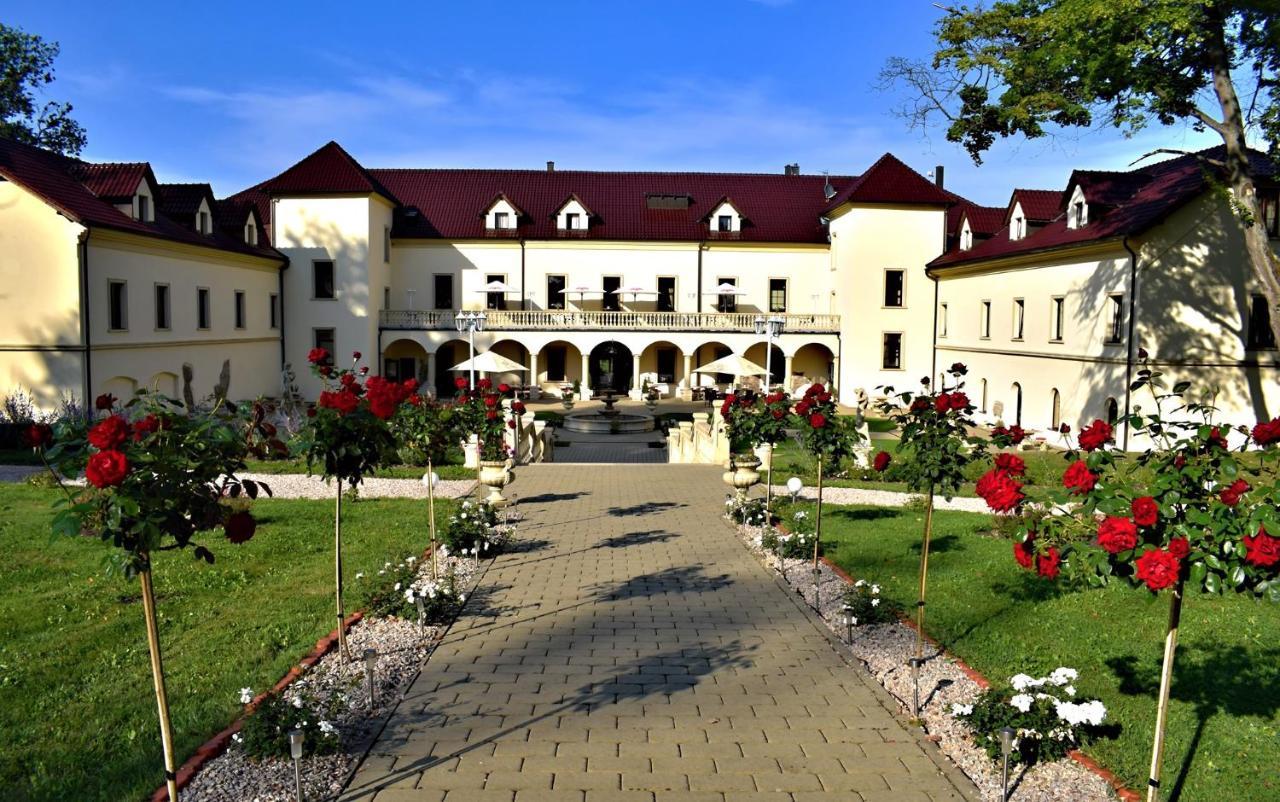 Zamek Kamenny Dvur Otel Kynsperk nad Ohri Dış mekan fotoğraf